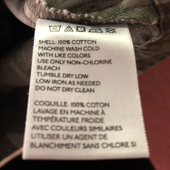 Urban Outfitters Camo Vest - Picture 7 of 7